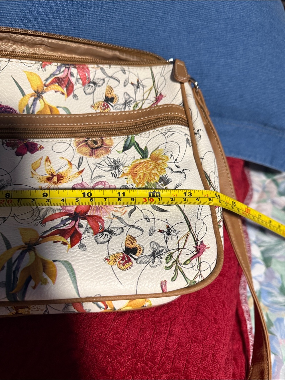 Multisak - Floral Crossbody Shoulder Bag with Tan Trim plus a black cosmetic bag - Picture 6 of 11